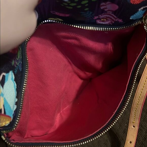 Dooney & Bourke Disney Alice in Wonderland hard to find Crossbody bag - Picture 11 of 11